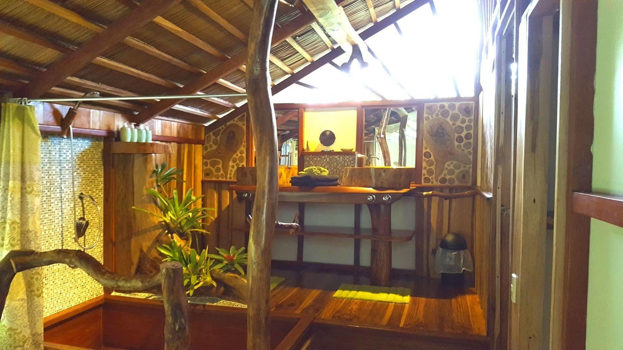 3 Bamboo Eco Lodge カウイータ エクステリア 写真